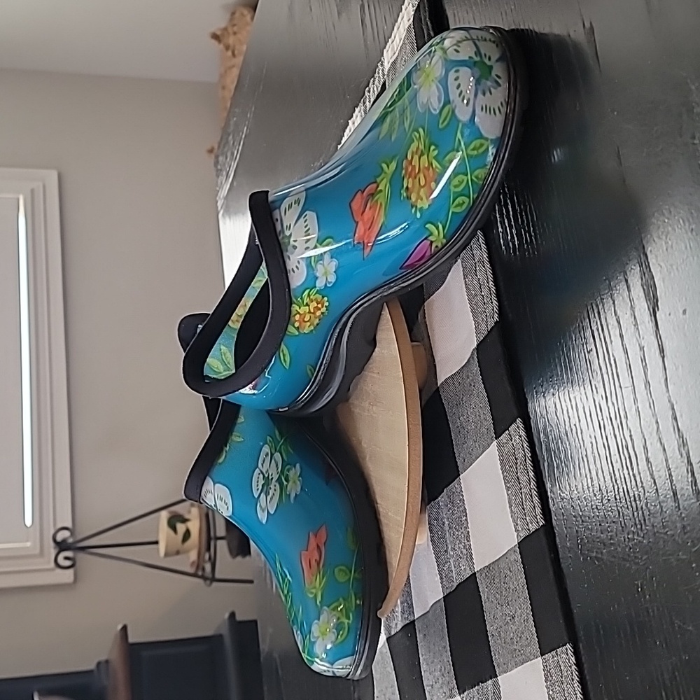 Womens Size 9 Turquoise Floral Sloggers Clogs Sz 9